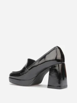 Discount La Modeuse Mocassins vernis à talon Noir