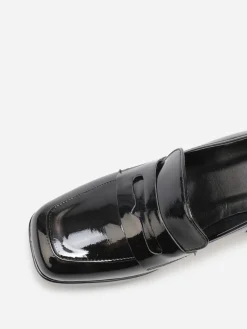 Discount La Modeuse Mocassins vernis à talon Noir
