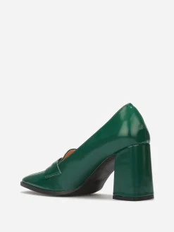 Hot La Modeuse Mocassins vernis à talon et surpiqûres Vertfoncé