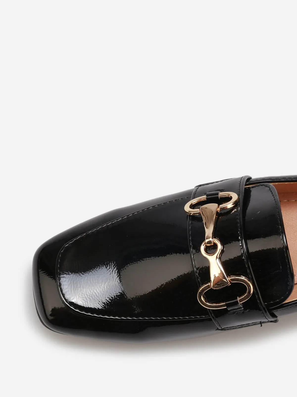 Best La Modeuse Mocassins vernis à talon et mors doré Noir