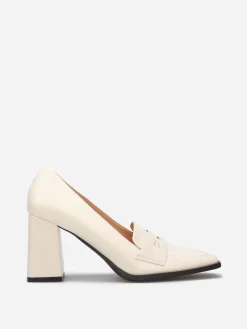 Hot La Modeuse Mocassins vernis à talon et surpiqûres Beige