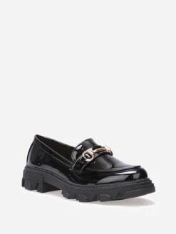 La Modeuse Mocassins vernis crantés à mors doré Noir