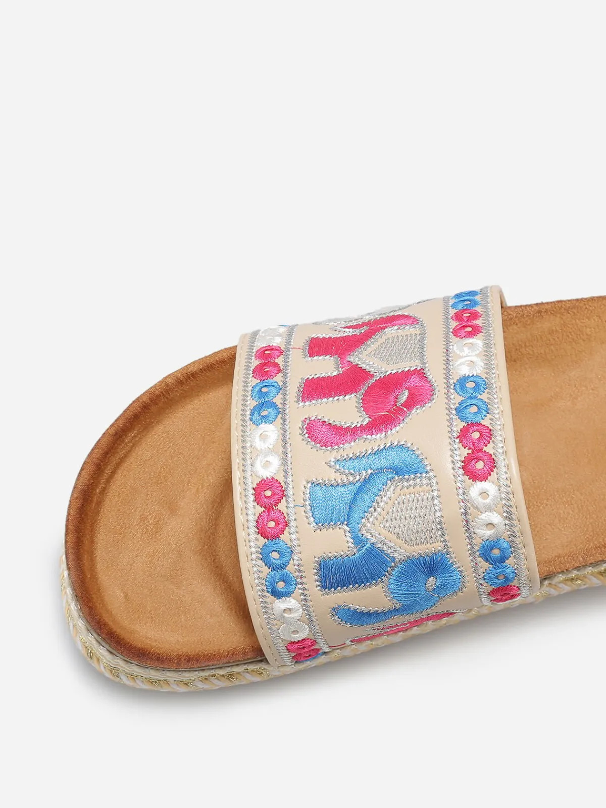 Online La Modeuse Mules à bride brodée et plateforme ethnique Beige