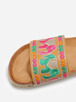 Online La Modeuse Mules à bride brodée et plateforme ethnique Taupe