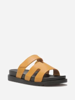 Online La Modeuse Mules à brides ajourées avec plateforme Camel