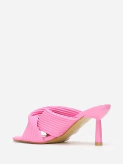 New La Modeuse Mules à brides croisées et matelassées Fuchsia