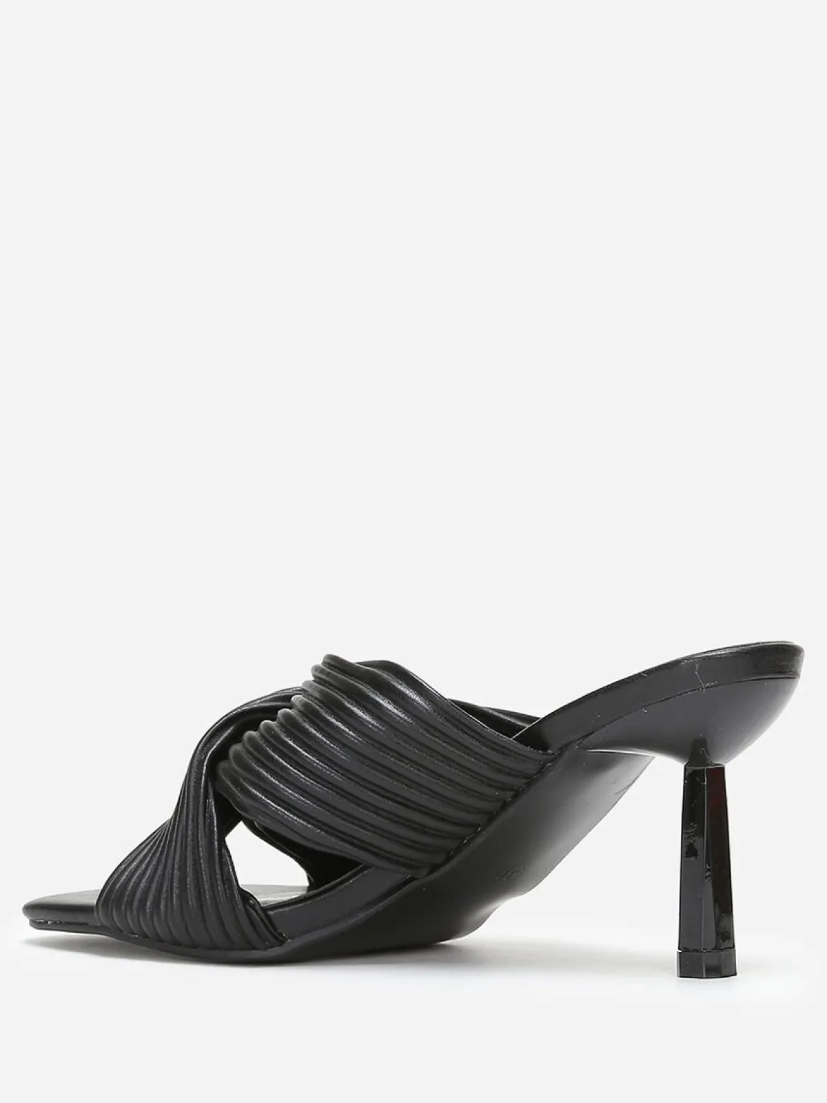 Sale La Modeuse Mules à brides croisées et matelassées Noir