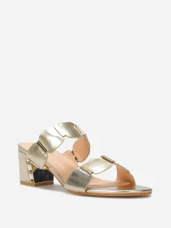 Outlet La Modeuse Mules à double brides et détails s Doré