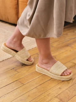 Online La Modeuse Mules à plateforme en raphia tressé Beige