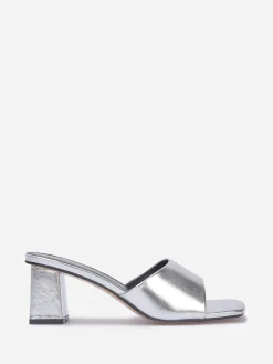Hot La Modeuse Mules à talon carré Argenté