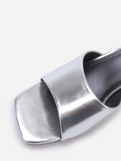 Hot La Modeuse Mules à talon carré Argenté