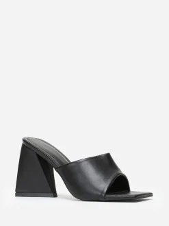 Discount La Modeuse Mules  à talon en triangle et bout carré Noir