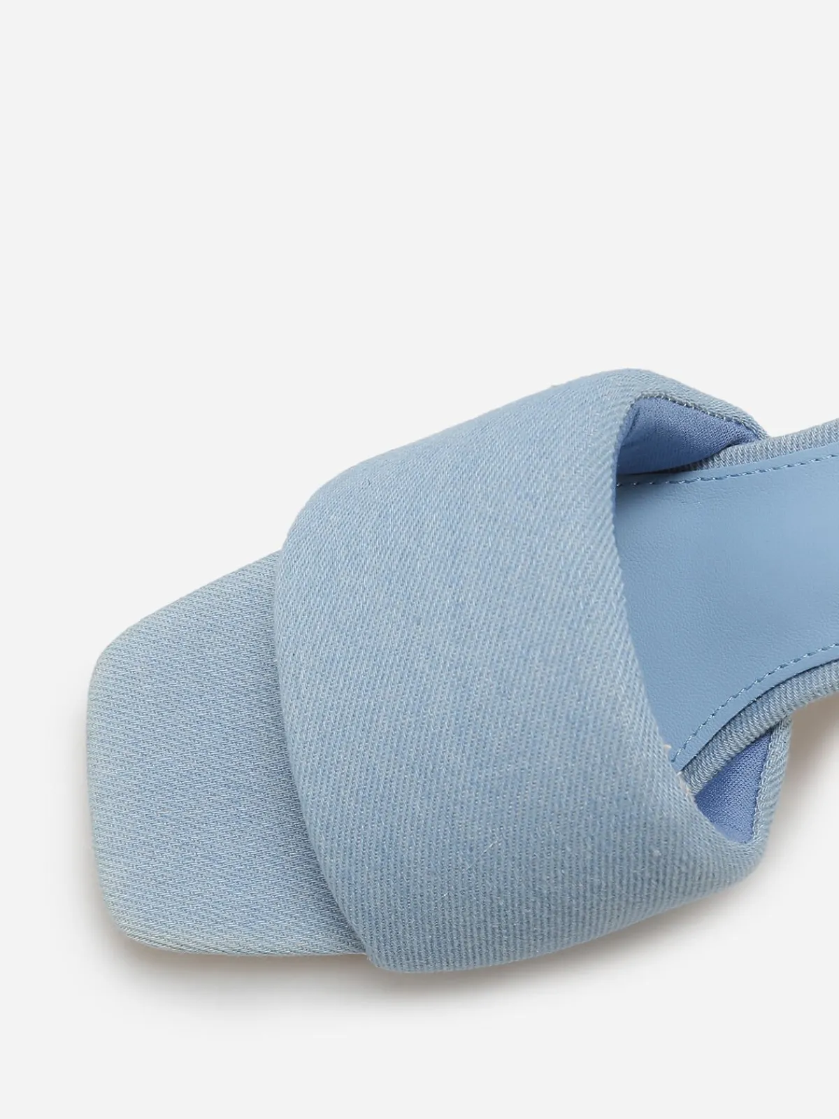 Discount La Modeuse Mules en denim à talon et bride rembourrée Bleu