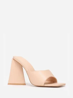 Sale La Modeuse Mules en simili  à large talon triangle Beige