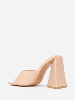 Sale La Modeuse Mules en simili à large talon triangle Beige