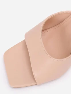 Sale La Modeuse Mules en simili à large talon triangle Beige