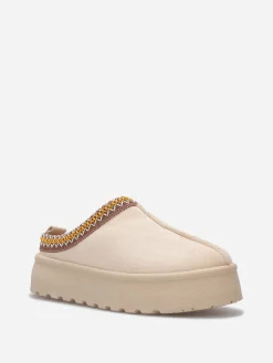 New La Modeuse Mules en suédine avec broderies Beige