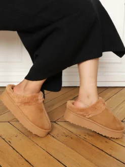 Online La Modeuse Mules en suédine fourrées Camel