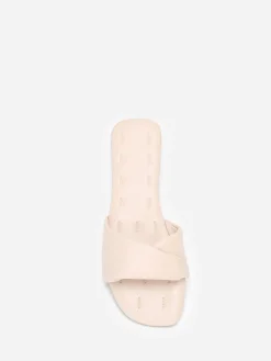 Discount La Modeuse Mules plates à bride torsadée en simili Beige