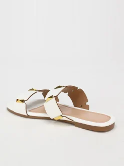 Outlet La Modeuse Mules plates  à brides et détails  grandes tailles Blanc