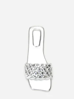 Outlet La Modeuse Mules plates carrées à bride tressée Argenté
