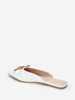 Outlet La Modeuse Mules pointues  à boucle Blanc