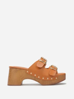 Hot La Modeuse Mules sabots à boucles et clous Camel
