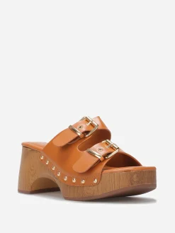 Hot La Modeuse Mules sabots à boucles et clous Camel