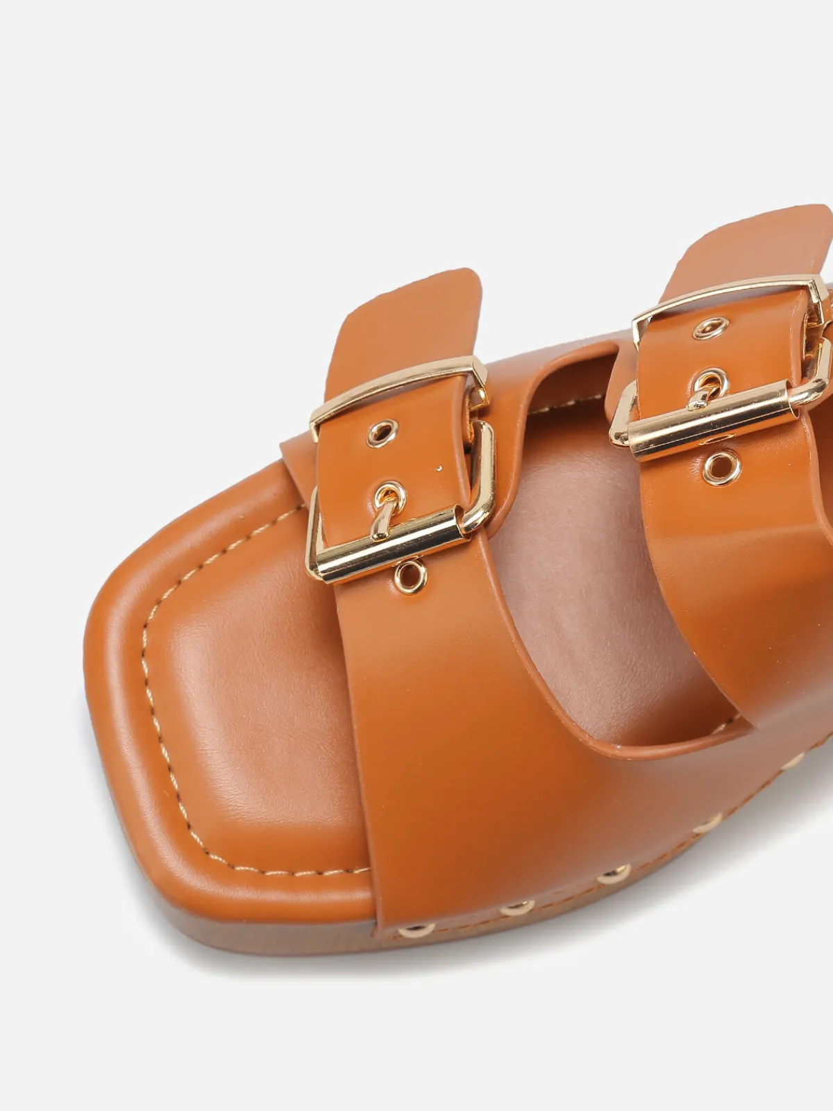 Hot La Modeuse Mules sabots à boucles et clous Camel