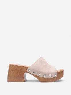 Clearance La Modeuse Mules sabots cloutées à plateforme Beige