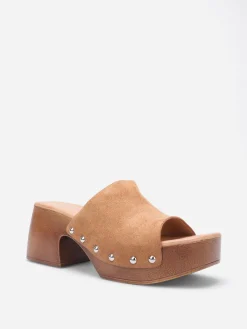 Best La Modeuse Mules sabots cloutées à plateforme Camel
