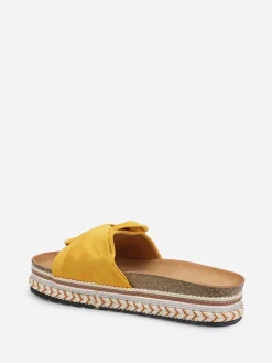 Online La Modeuse Mules suédine à plateforme motif ethnique Jaune