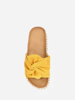 Online La Modeuse Mules suédine à plateforme motif ethnique Jaune