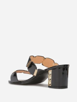 Outlet La Modeuse Mules vernies à détails dorés Noir
