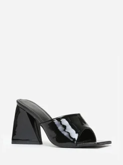 Hot La Modeuse Mules vernies  à talon en triangle Noir