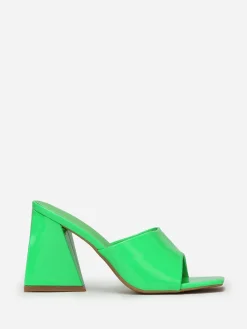 Hot La Modeuse Mules vernies fluo à talon en triangle Vert