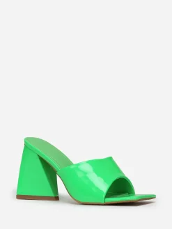 Hot La Modeuse Mules vernies  fluo à talon en triangle Vert