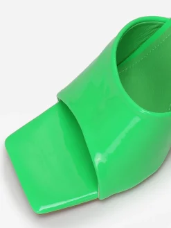 Hot La Modeuse Mules vernies  fluo à talon en triangle Vert