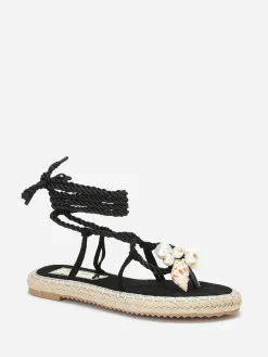 Clearance La Modeuse Nu-pieds en suédine à perles et coquillages Noir