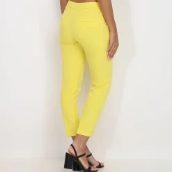 Sale La Modeuse Pantalon à pinces avec ourlet Jauneclair