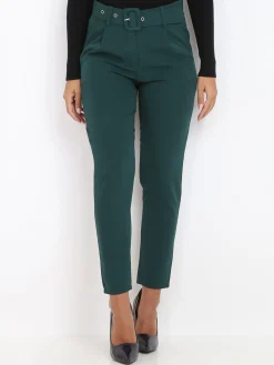 Outlet La Modeuse Pantalon à pinces ceinturé Vertfoncé