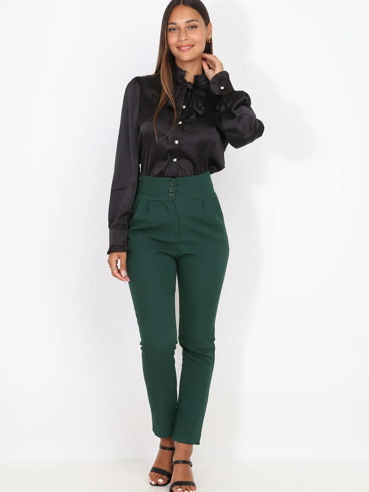 La Modeuse Pantalon à pinces plissé et boutonné Vertfoncé