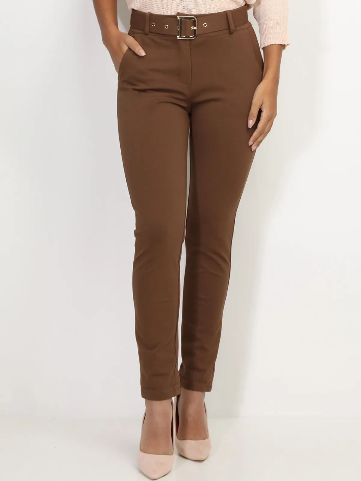 New La Modeuse Pantalon classique à ceinture Marron
