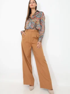 La Modeuse Pantalon classique ample et droit Camel