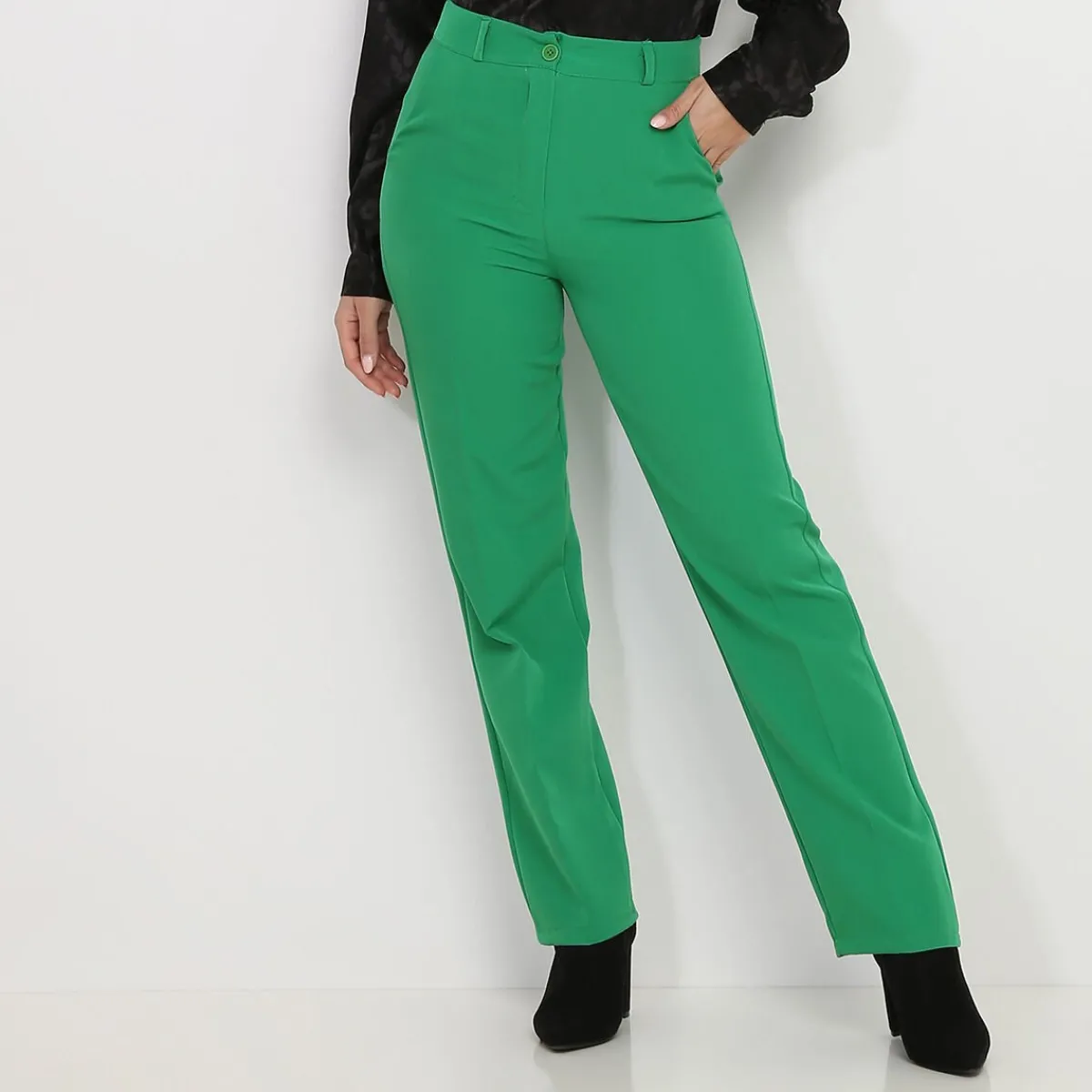 Discount La Modeuse Pantalon classique droit Vert
