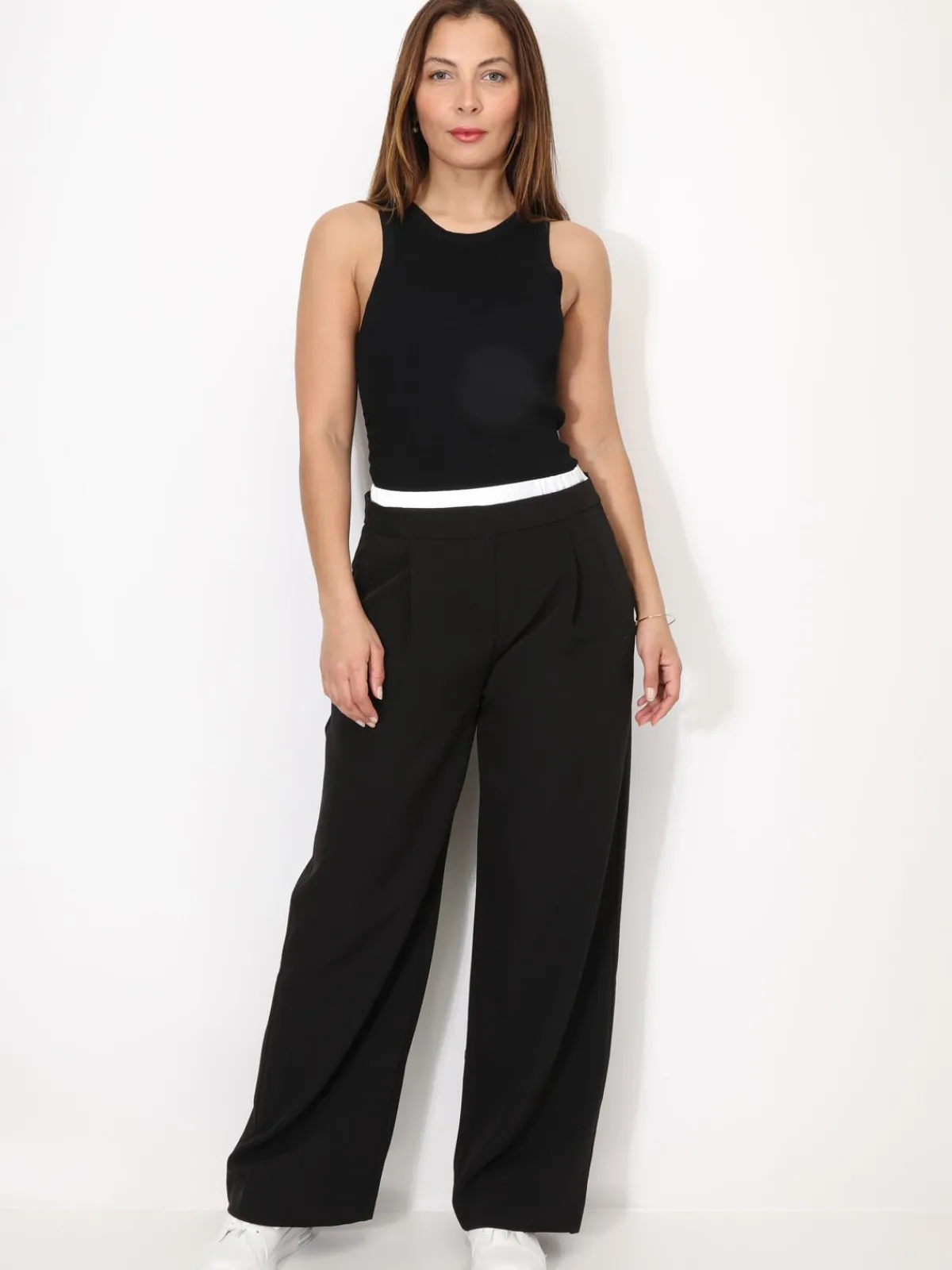Outlet La Modeuse Pantalon de costume à taille contrastante Noir