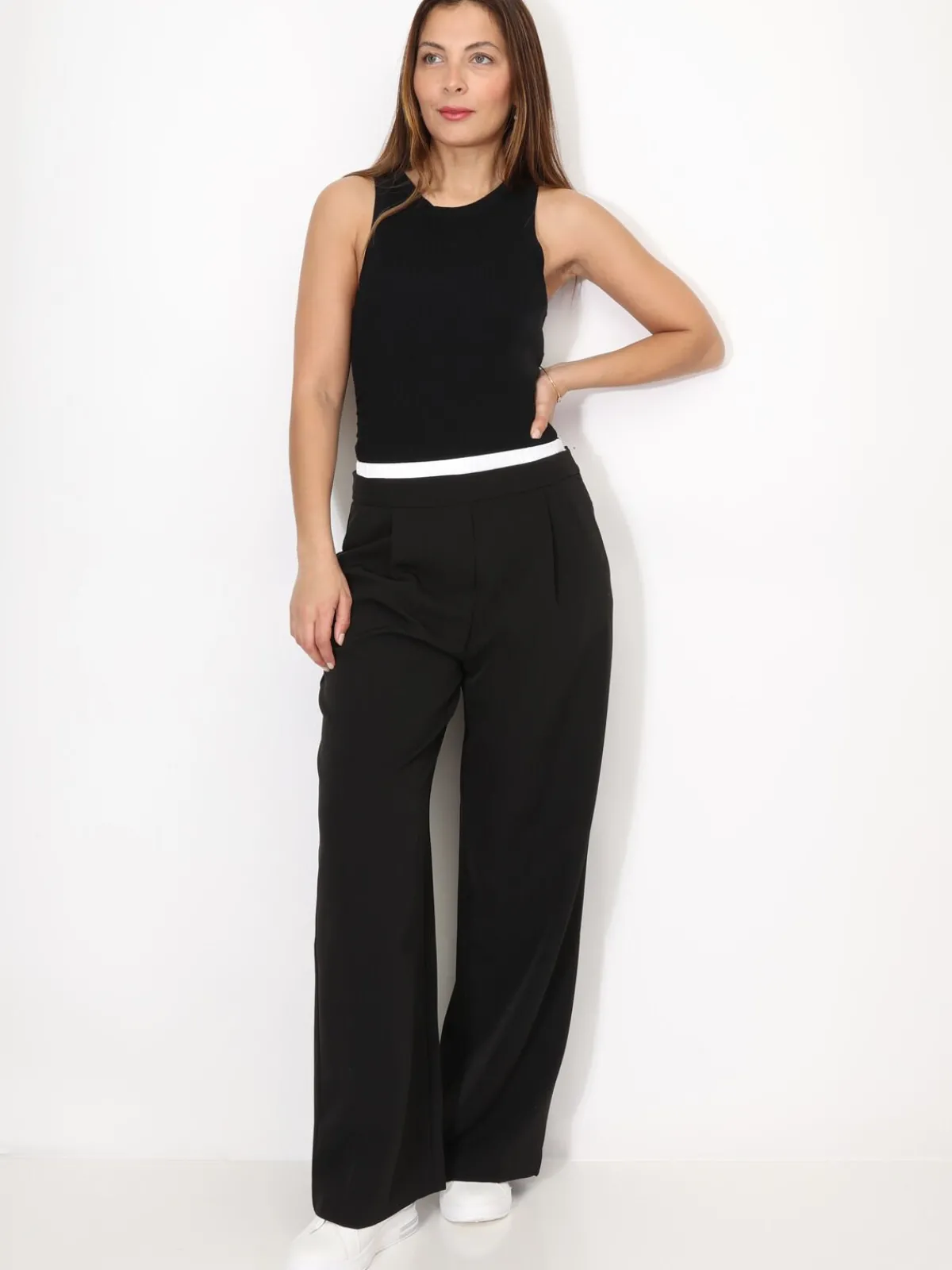 Outlet La Modeuse Pantalon de costume à taille contrastante Noir