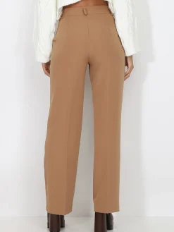 New La Modeuse Pantalon de costume large à plis Camel