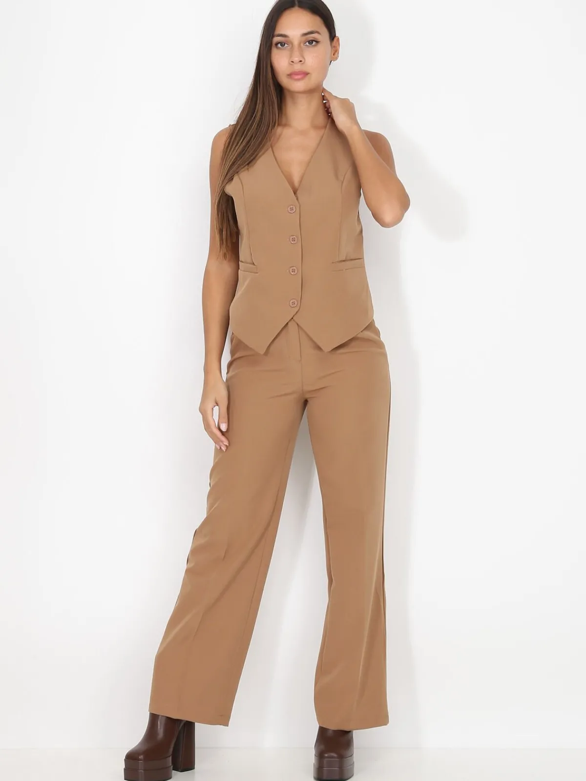 New La Modeuse Pantalon de costume large à plis Camel