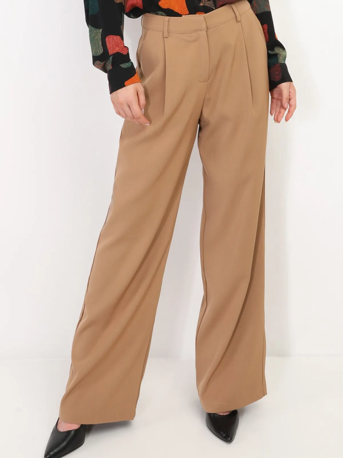 New La Modeuse Pantalon de costume large Camel